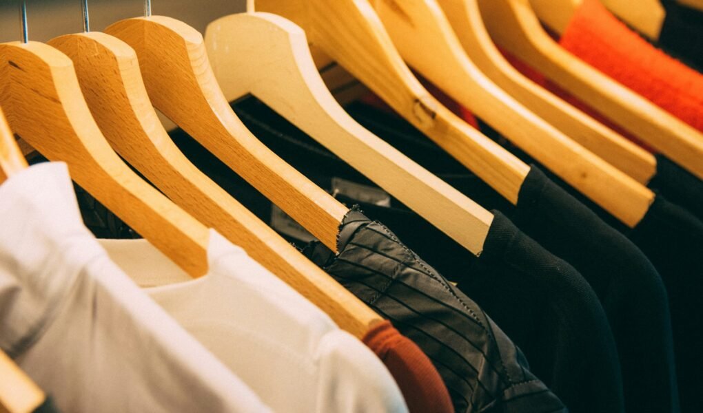 Como os sistemas para lojas de roupas ajudam na gestão financeira de novos negócios